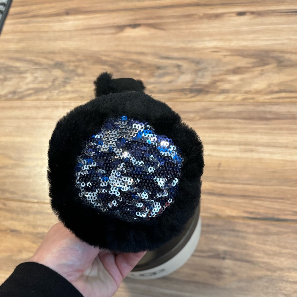 Ugg Earmuffs - Like New